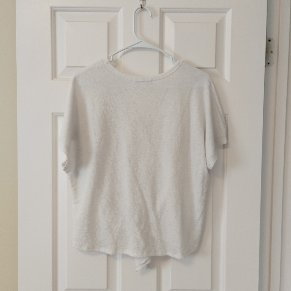 *5 for $20* Caution to the wind tie front top - Picture 6 of 7